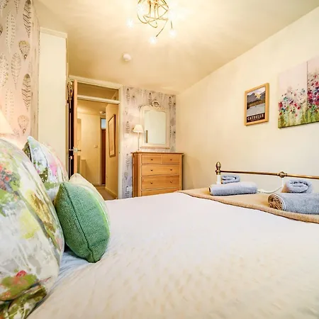 2 Bed In Sz427 Holiday home
