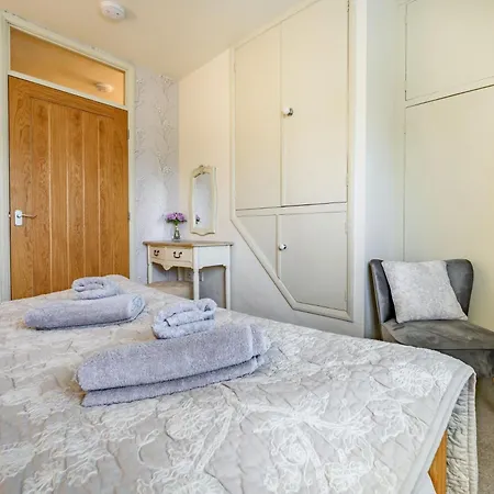 2 Bed In Sz427 Holiday home *