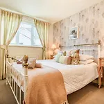 2 Bed In Oc-sz427 Κέσγουικ