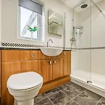 2 Bed In Oc-sz427 Κέσγουικ
